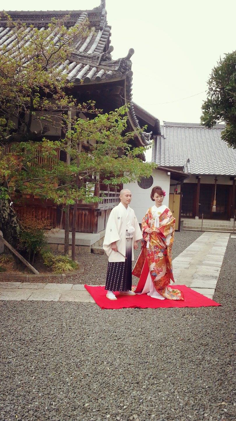 仏前結婚式 白無垢から色打掛へ
