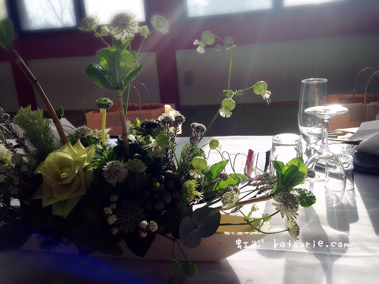 ナチュラルなテーブルフラワー